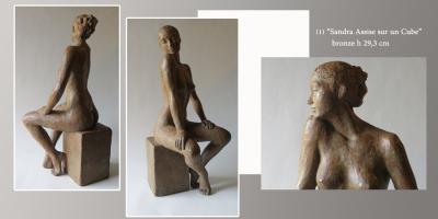 Sculpture Beatrice Pothin Gallard 111 Sandra Assise Sur Un Cube